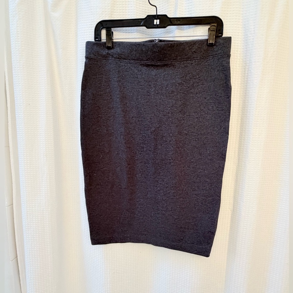 GAP Charcoal Stretch Pencil Skirt w/Zipper Size M Stylish Day into Night NWT
